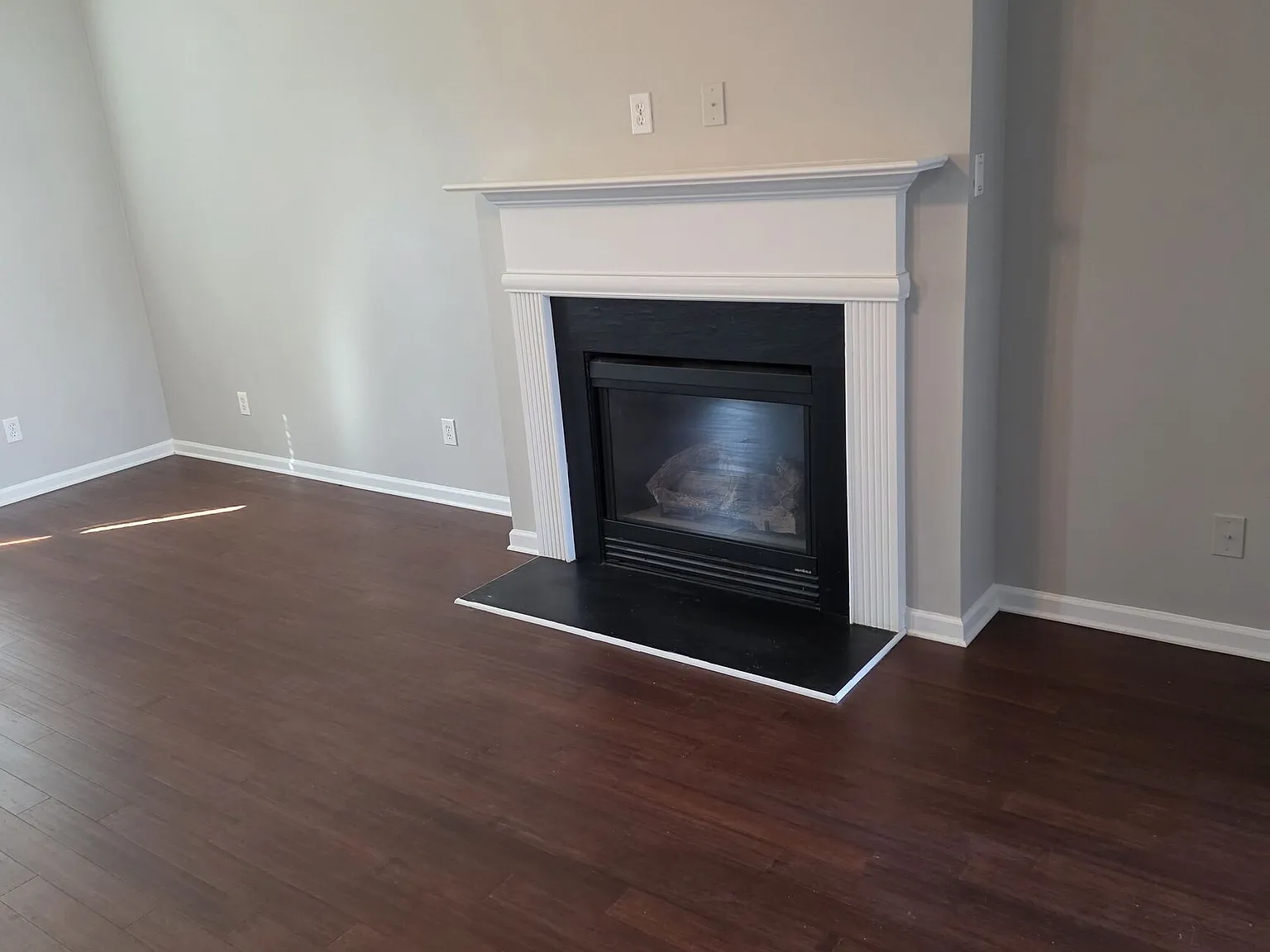 3 bed, 2.5 bath, 1556 sqft, $2,050 — Photo 4