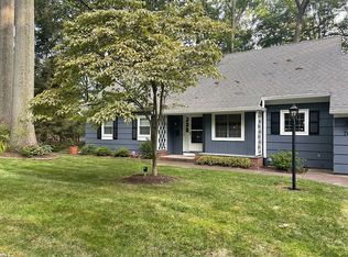 767 Oakridge Dr, Rochester, NY 14617