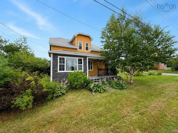 626 Saint Joseph St, New Waterford, NS B1H 4G6