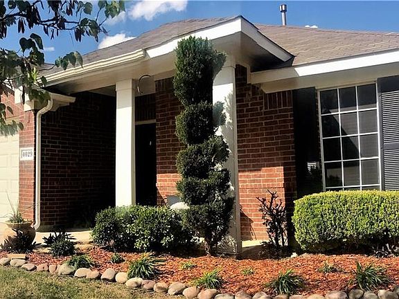 3rd image of 4029 Summerhill Ln