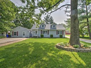 8 Western Dr, Decatur, IL 62521