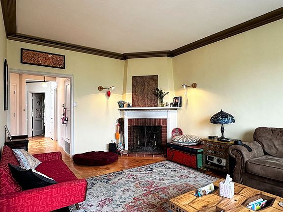 4th image of 37 Rockaway Ave