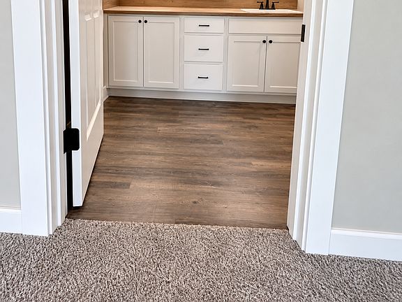 5th image of 238 Grand Pl