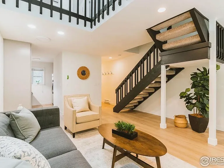 208 Pearl St #H — Photo 4