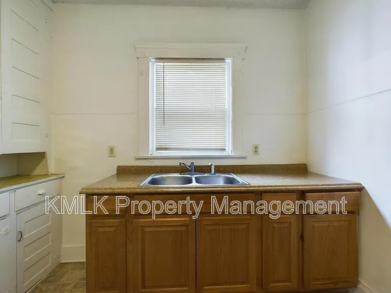 693 Kling St — Photo 15