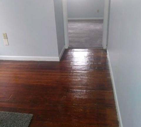 5th image of 1628 Woodlawn Ave APT 2