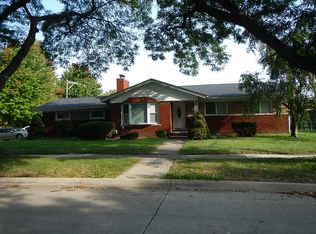 18711 Rockport St, Roseville, MI 48066