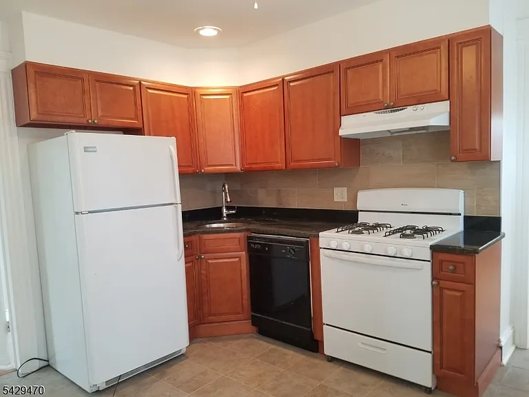15 E Clay Ave #2 — Photo 3