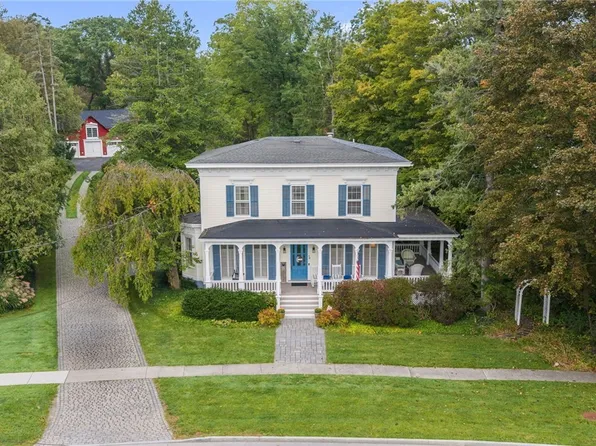 36 W Lake St, Skaneateles, NY 13152