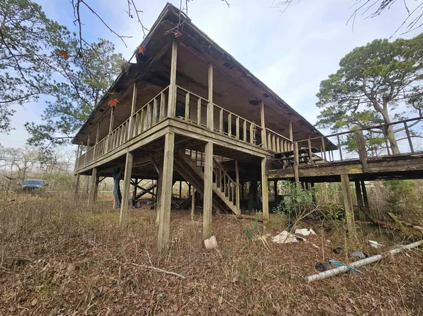 17089 Boondocks Rd, Beaumont, TX 77705
