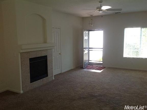 3rd image of 3190 Poppy St