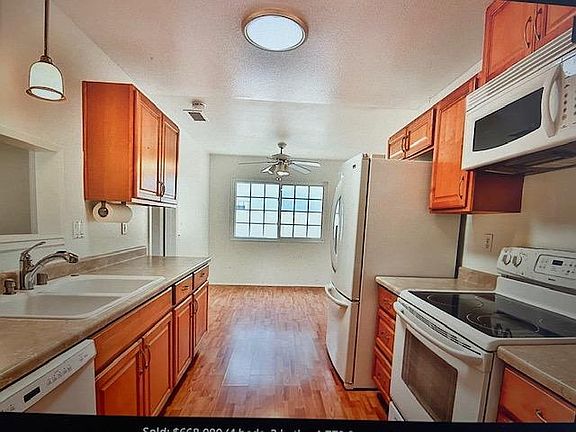 4th image of 2792 Caulfield Dr