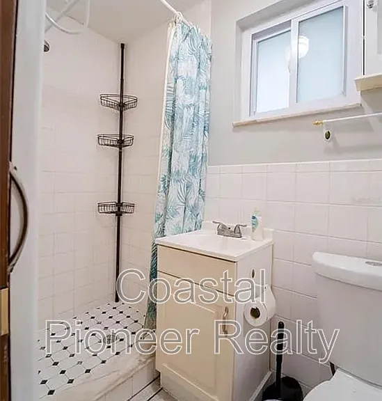 7713 Heather St — Photo 21