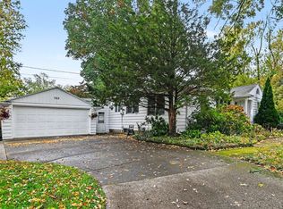 703 Graafschap Rd, Holland, MI 49423