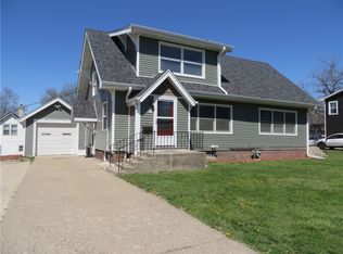 718 S 5th Ave W, Newton, IA 50208