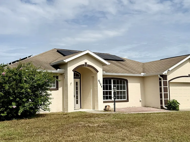 6584 SW 62nd Ct — Photo 2