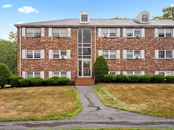 88 Edgelawn Ave APT 8, North Andover, MA 01845