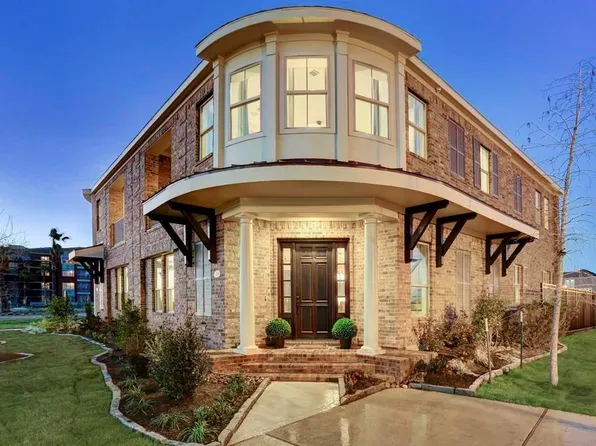 106 Stadium Dr, Sugar Land, TX 77498