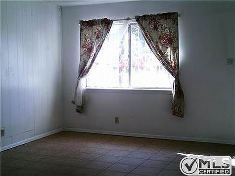 3rd image of 304 Jensen Ave