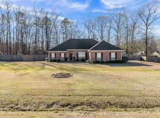 103 Comanche Dr, Terry, MS 39170