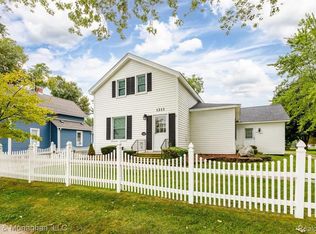 1213 Clinton Ave, Saint Clair, MI 48079