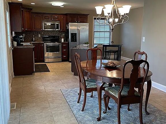 5th image of 2419 Jonathan Dr
