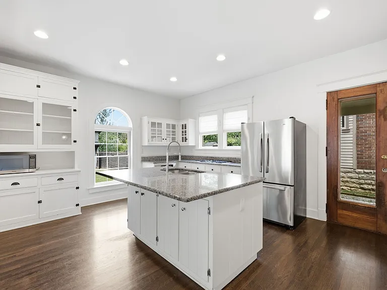 227 Carden Ave — Photo 24