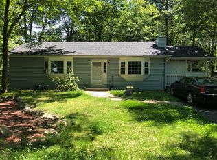 6207 Laurel Rd, Pocono Summit, PA 18346
