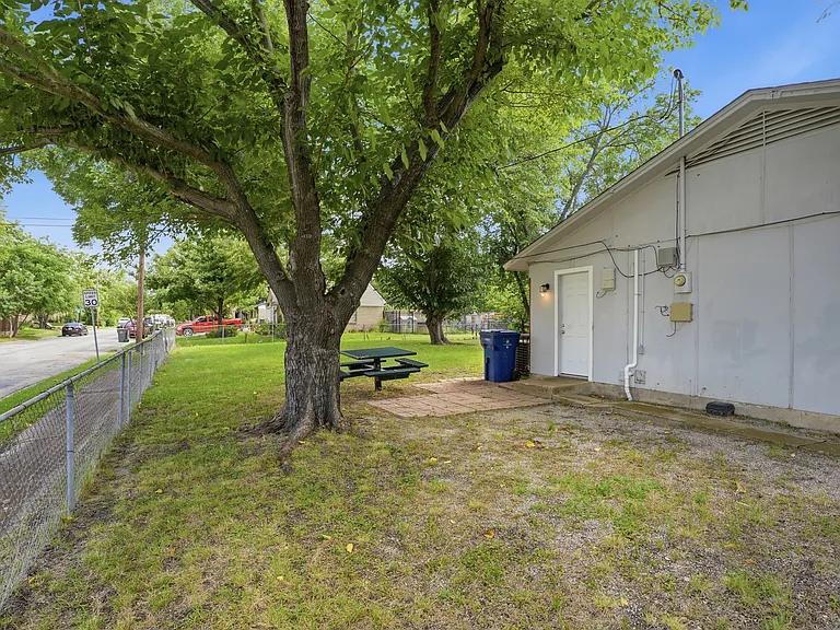 501 Rosewood Hills Dr — Photo 21