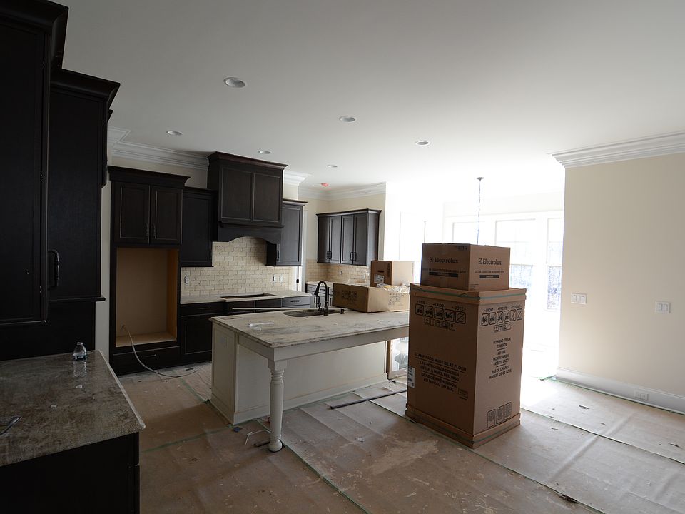 2nd image of 133 Forsythia Ln
