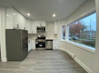 19 Lesmount Ave #1, Toronto, ON M4J 3V5