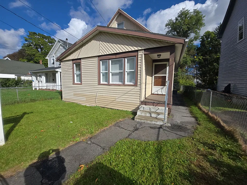 22 Vose St #2