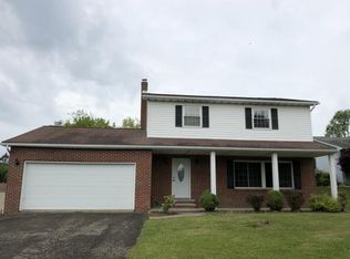 1165 Green Meadow Ln, Endicott, NY 13760