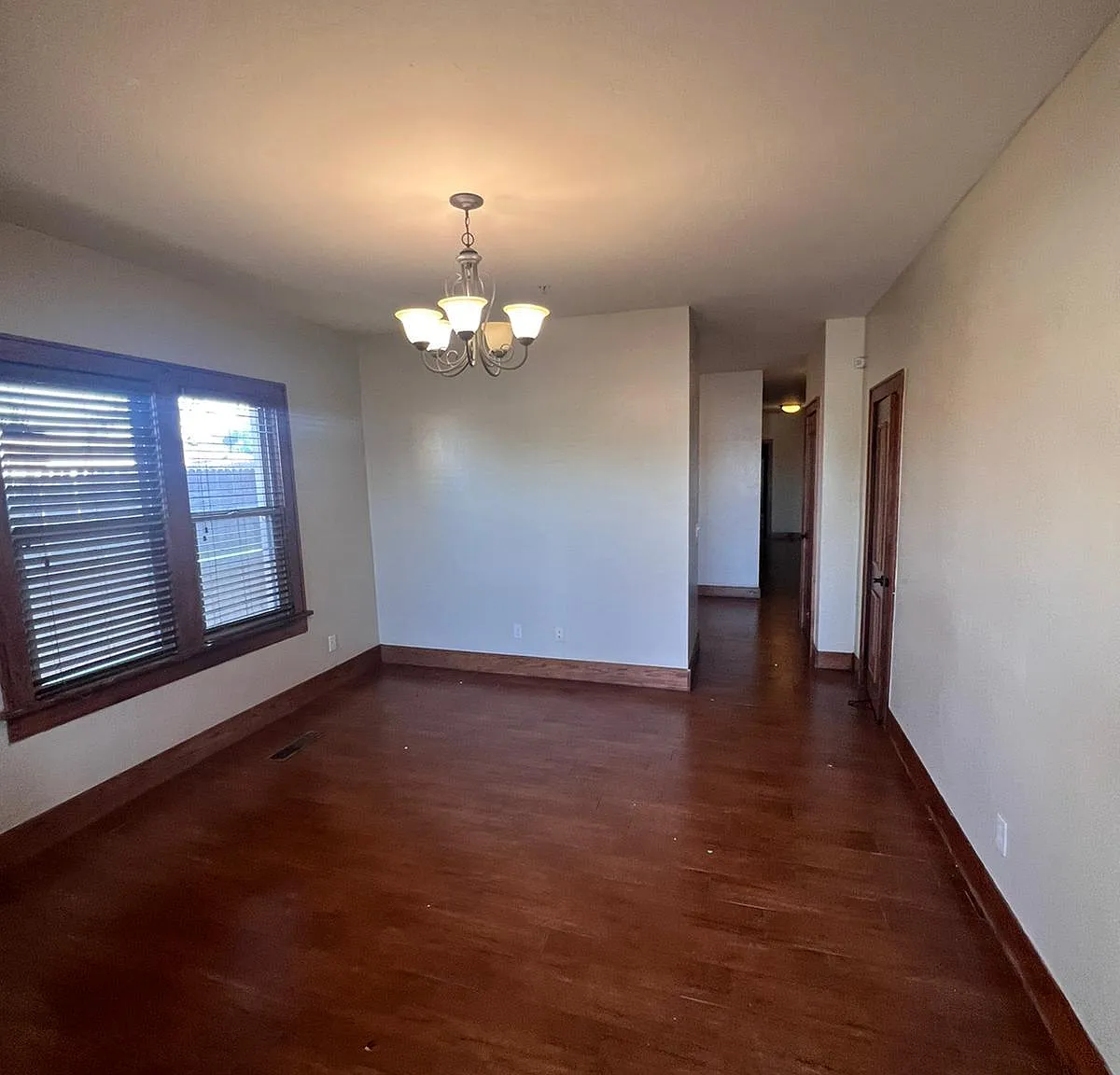 2515 N Douglas Ave — Photo 2