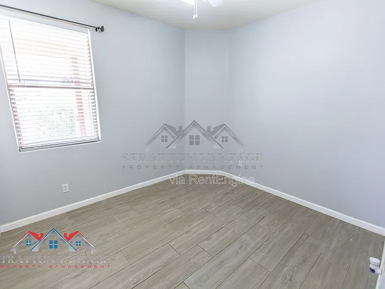 3068 E Ravenswood Dr — Photo 24