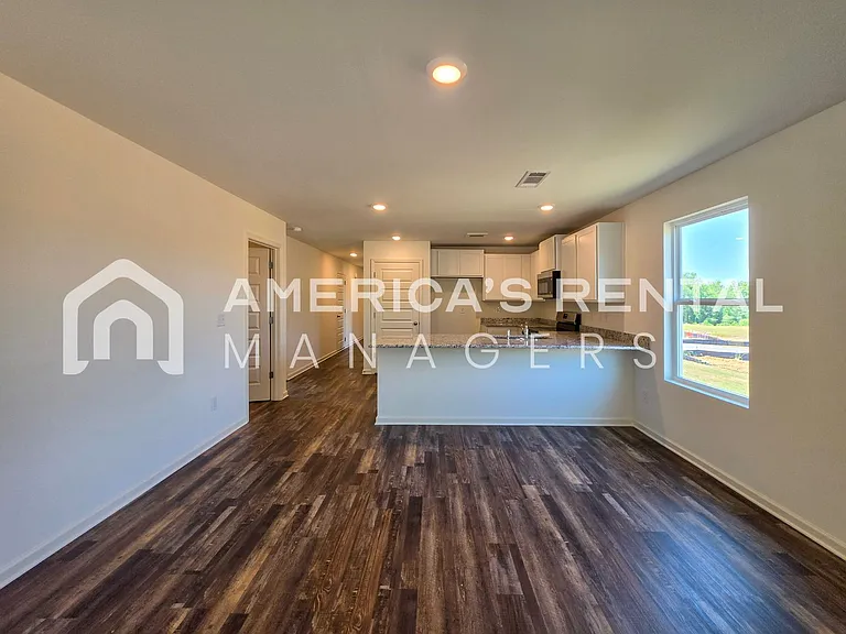 2400 Sky Dr — Photo 23