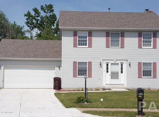 6348 N Syler Dr, Peoria, IL 61615