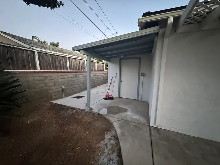 2386 Woods Ave — Photo 16