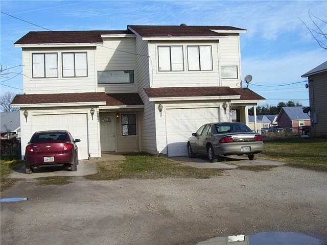 2nd image of 915-A/B E Beth St
