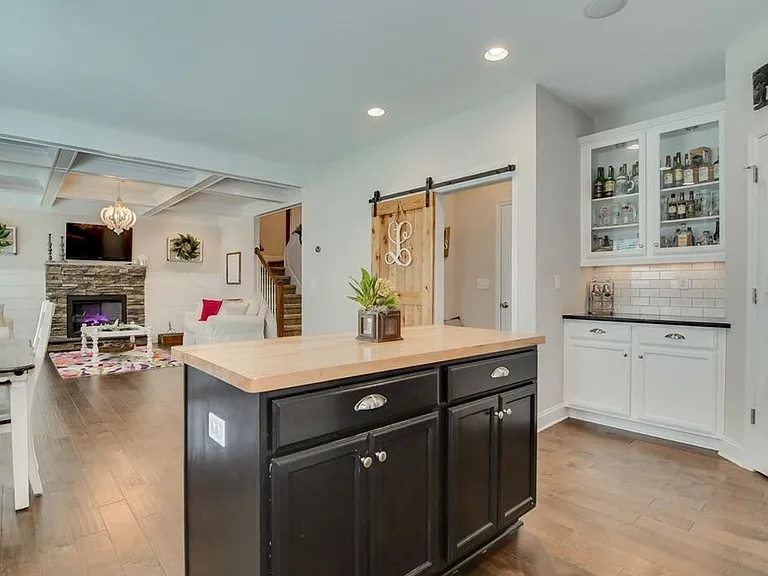 1554 Driftwood Ln — Photo 22