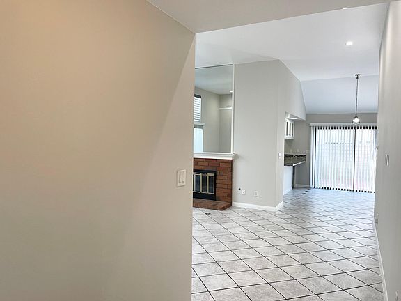 5th image of 23981 Oakland Ct