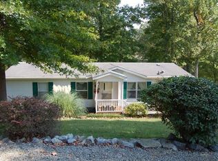 180 Cove Rd, Penhook, VA 24137