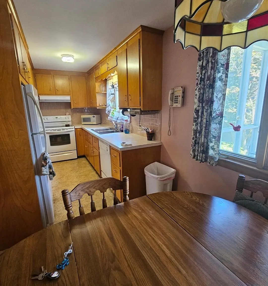 3 bed, 1400 sqft, $2,100 — Photo 1