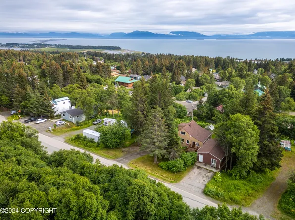 515 W Fairview Ave, Homer, AK 99603