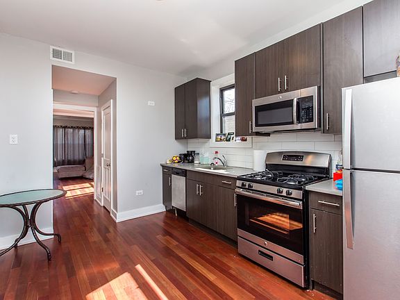 3rd image of 1350 N Wolcott Ave #19