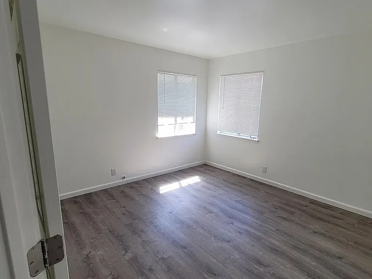 638 N Whisman Rd — Photo 6