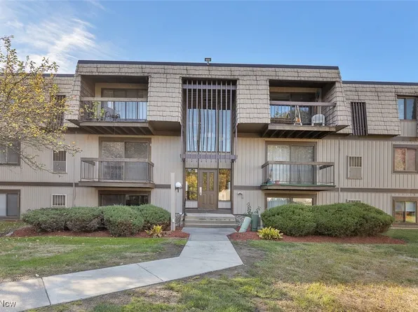 9530 Cove Dr Unit C25, North Royalton, OH 44133