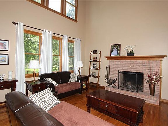 5th image of 3312 Deerwood Ct