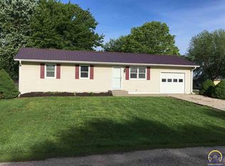 909 Oak St, Overbrook, KS 66524