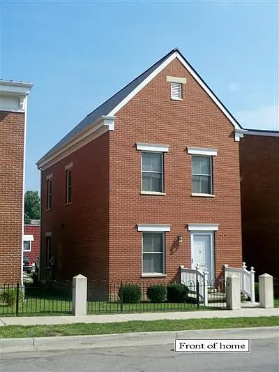 212 E 8th St photo 1